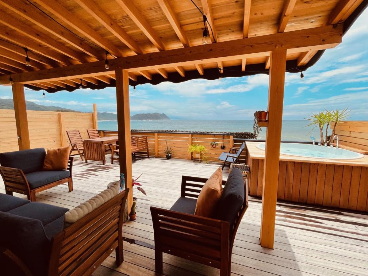 Villa Pacifico Surf House - By The Sea à Shishikui Extérieur photo