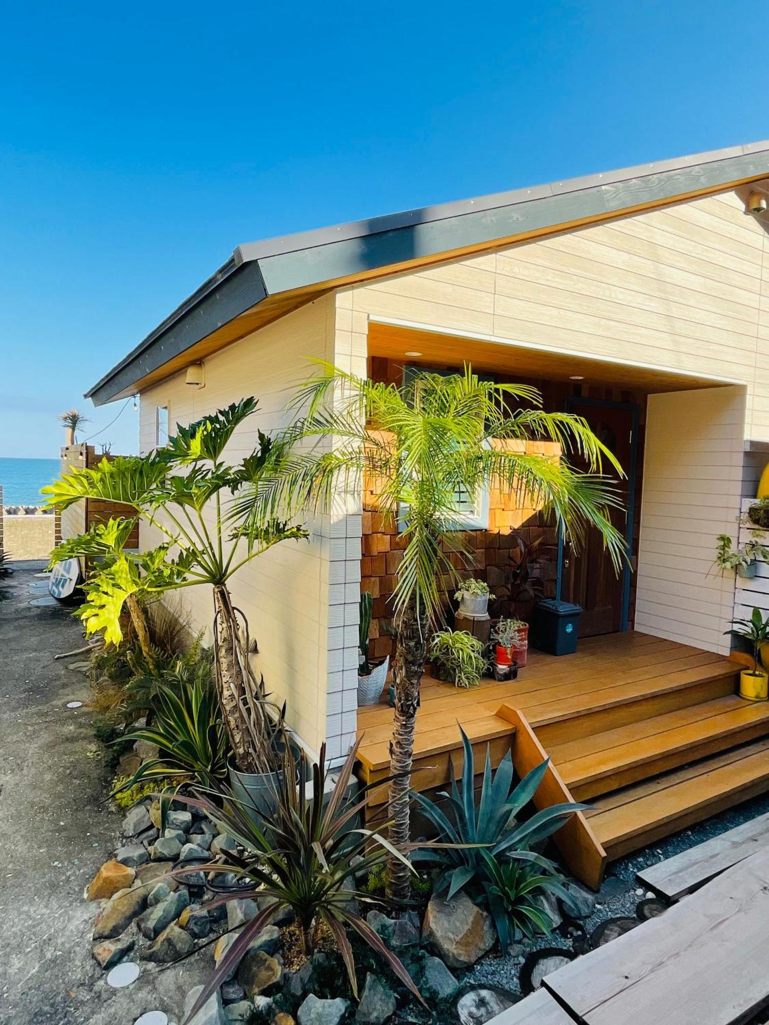 Villa Pacifico Surf House - By The Sea à Shishikui Extérieur photo